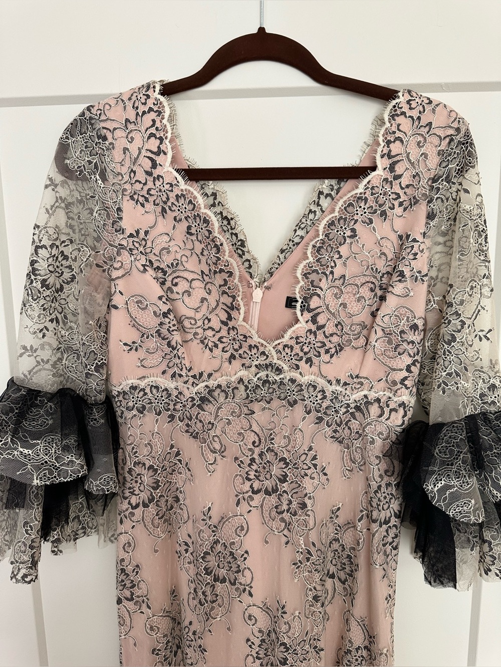 BCBGMAXAZRIA lace dress